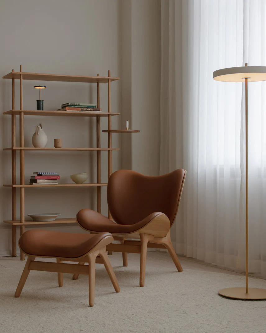 UMAGE_lifestyle_A_Conversation_Piece_low_ottoman_oak_cognac__3_6_3eea0453-5a3d-4d24-8863-920891455a2e.jpg